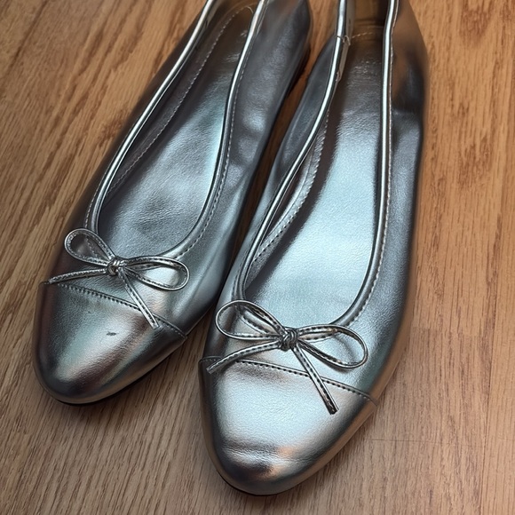 H&M Silver Ballet Flat with bow size US 7 EU 38 - Picture 2 of 8